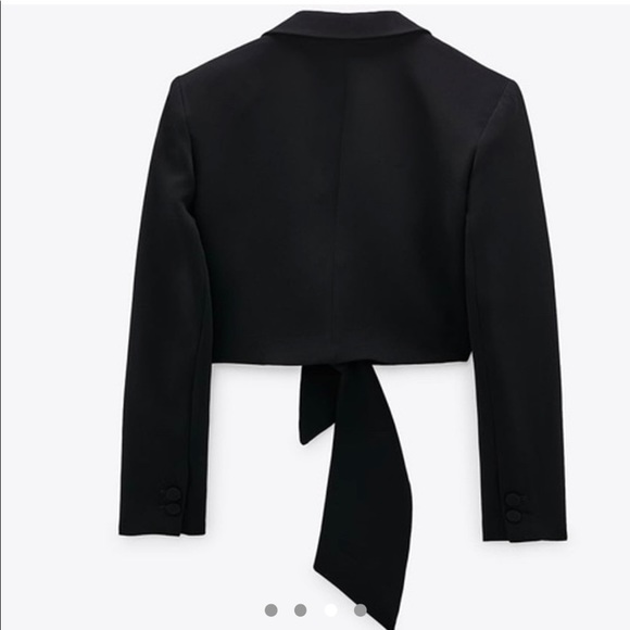 Zara tied cropped blazer in black. - Picture 3 of 5